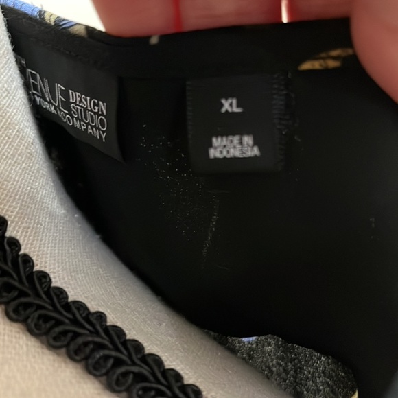 Midi wrap dress flowy with ruffled tulip hem. Night out. Belted on side - Picture 8 of 8